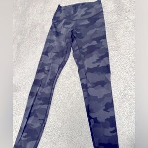 Lululemon black and gray camo wunder under leggings